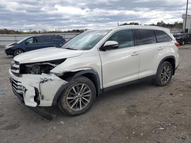 5TDJZRFH5KS584374 - 2019 TOYOTA HIGHLANDER SE WHITE photo 1