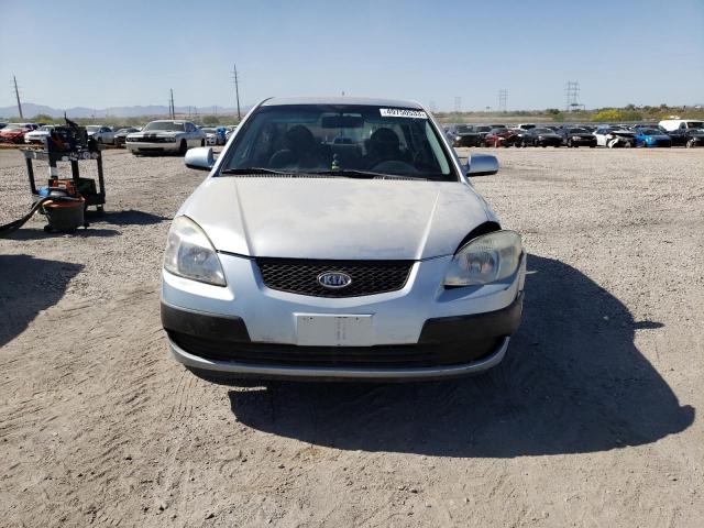 KNADE123166067662 - 2006 KIA RIO SILVER photo 5