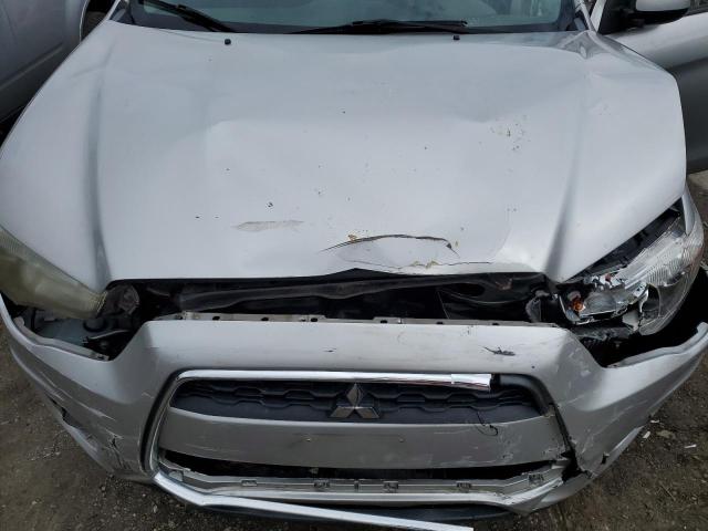 4A4AR3AU6FE053125 - 2015 MITSUBISHI OUTLANDER ES SILVER photo 12