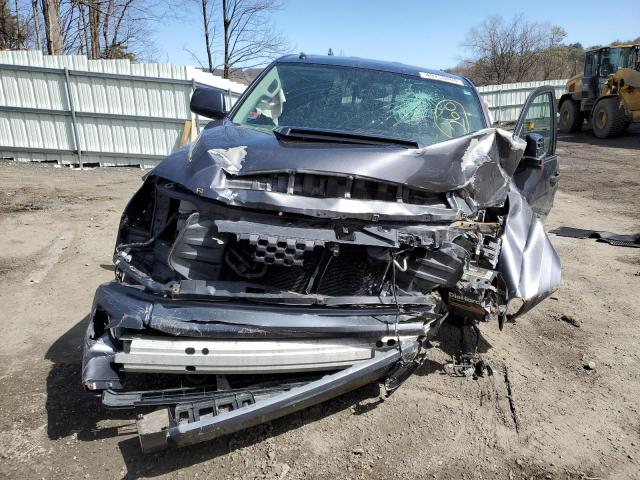 5TFUY5F1XJX736797 - 2018 TOYOTA TUNDRA DOUBLE CAB SR/SR5 GRAY photo 5