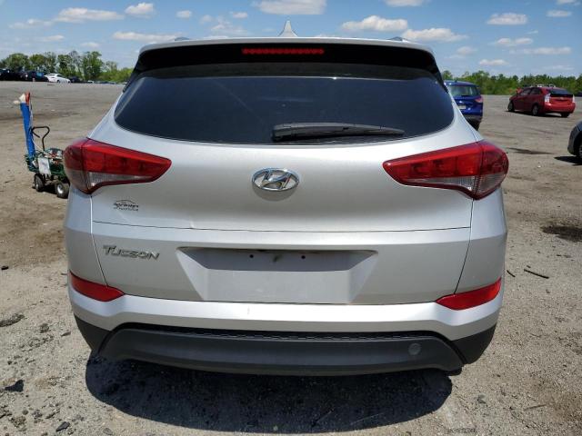 KM8J33A43JU662577 - 2018 HYUNDAI TUCSON SEL SILVER photo 6