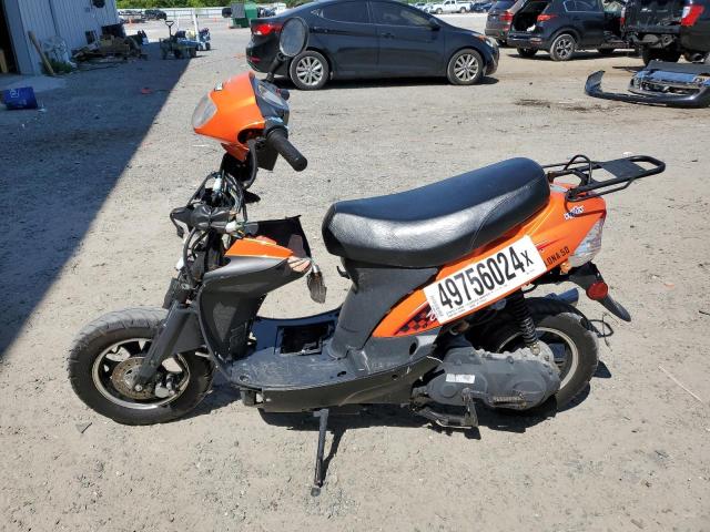 L2BB9NCC9LM716114 - 2020 JBLC SCOOTER ORANGE photo 3