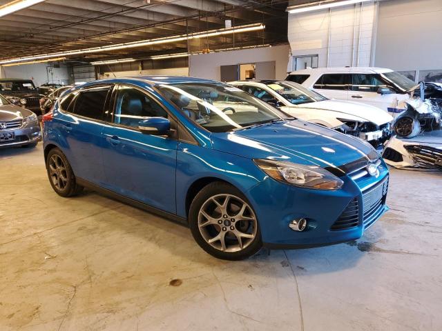 1FADP3K2XEL217046 - 2014 FORD FOCUS SE BLUE photo 4