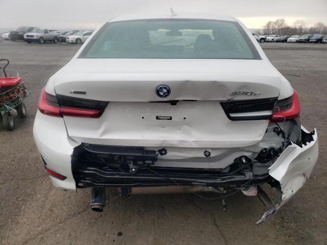 3MW5P9J03N8C60567 - 2022 BMW 330XE WHITE photo 6