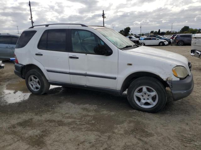 4JGAB54E3WA009324 - 1998 MERCEDES-BENZ ML 320 WHITE photo 4