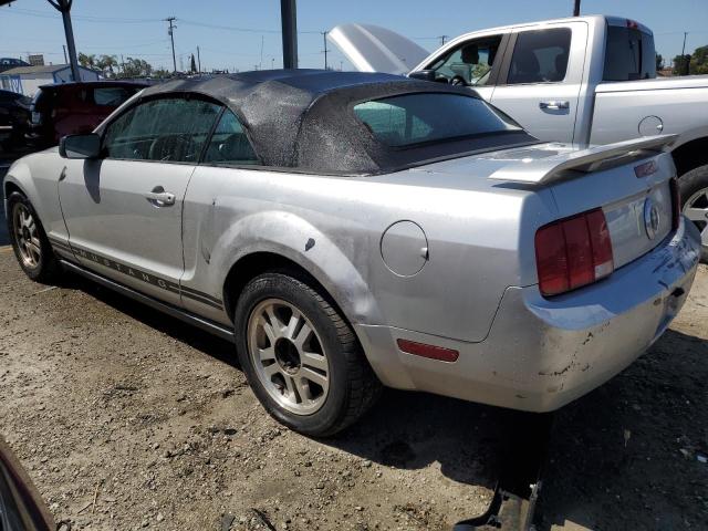 1ZVFT84N355191846 - 2005 FORD MUSTANG GRAY photo 2