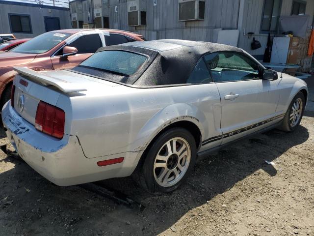 1ZVFT84N355191846 - 2005 FORD MUSTANG GRAY photo 3