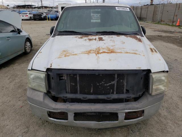 1FTNX20545EA35840 - 2005 FORD F250 SUPER DUTY WHITE photo 5