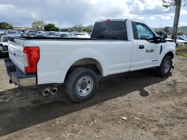 1FTBF2AT7HED68198 - 2017 FORD F250 SUPER DUTY WHITE photo 3