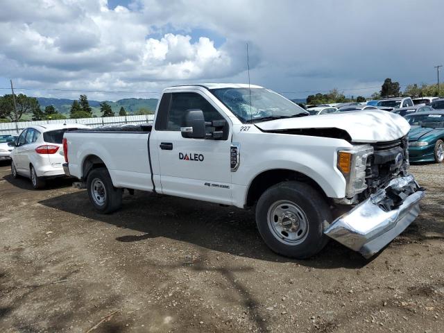 1FTBF2AT7HED68198 - 2017 FORD F250 SUPER DUTY WHITE photo 4