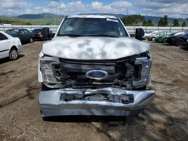 1FTBF2AT7HED68198 - 2017 FORD F250 SUPER DUTY WHITE photo 5