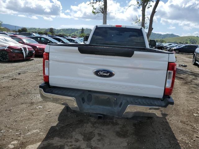 1FTBF2AT7HED68198 - 2017 FORD F250 SUPER DUTY WHITE photo 6