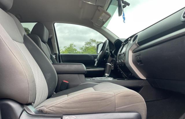 5TFRW5F10GX198194 - 2016 TOYOTA TUNDRA DOUBLE CAB SR/SR5 GRAY photo 5
