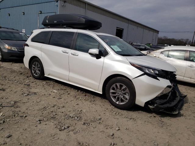 5TDYSKFC7PS100713 - 2023 TOYOTA SIENNA XLE WHITE photo 4