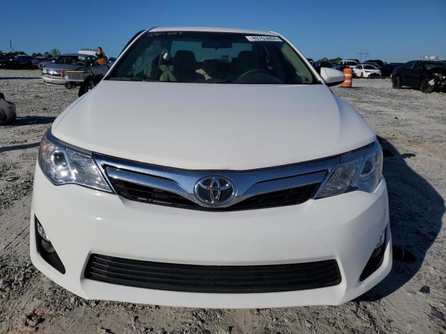 4T1BF1FK4EU467455 - 2014 TOYOTA CAMRY L WHITE photo 5