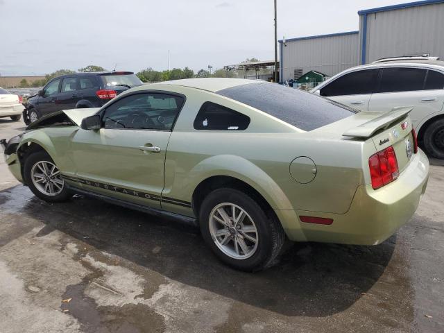 1ZVFT80N255171853 - 2005 FORD MUSTANG GREEN photo 2