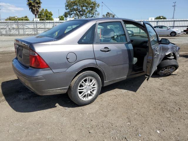 1FAFP34NX7W217985 - 2007 FORD FOCUS ZX4 GRAY photo 3