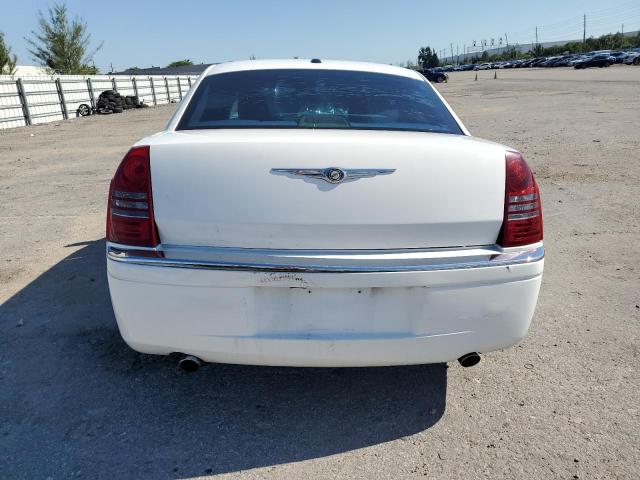 2C3KA63H56H471709 - 2006 CHRYSLER 300C WHITE photo 6