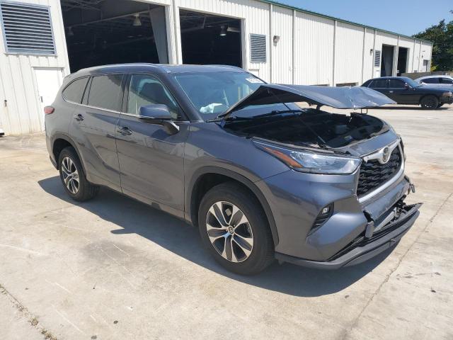 5TDGZRAH8LS509817 - 2020 TOYOTA HIGHLANDER XLE GRAY photo 4