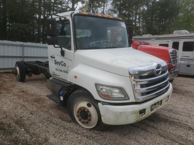 5PVNJ8JTXD4S54565 - 2013 HINO 258/268 WHITE photo 1