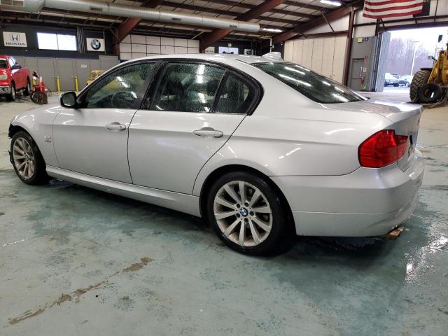 WBAPK5G54BNN81402 - 2011 BMW 328 XI SULEV SILVER photo 2