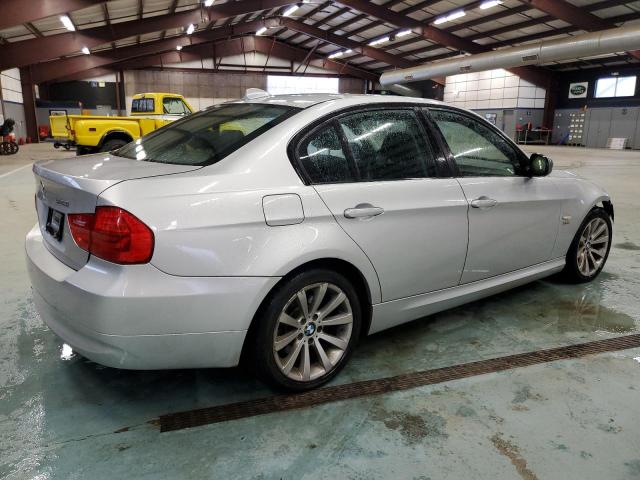 WBAPK5G54BNN81402 - 2011 BMW 328 XI SULEV SILVER photo 3