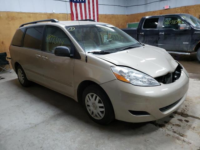 5TDKK4CC2AS318247 - 2010 TOYOTA SIENNA CE GOLD photo 4