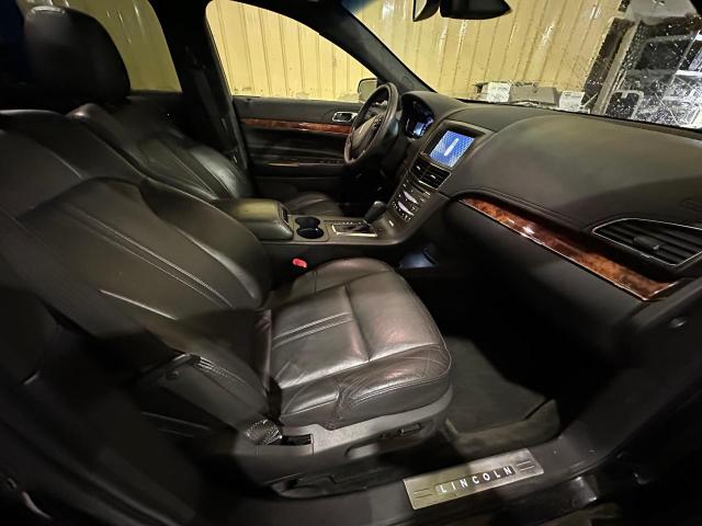 2LMHJ5NK3HBL01668 - 2017 LINCOLN MKT BLACK photo 5