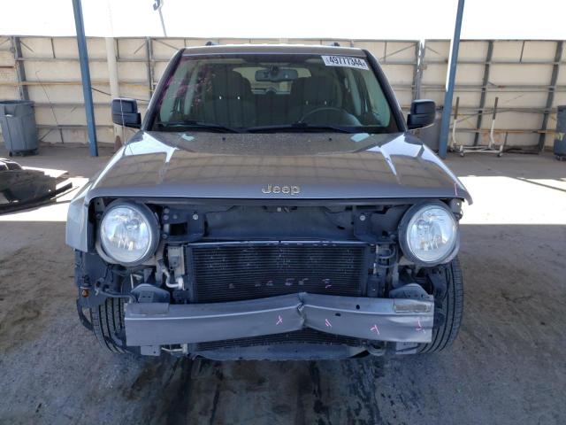 1C4NJPFA9GD813870 - 2016 JEEP PATRIOT LATITUDE SILVER photo 5