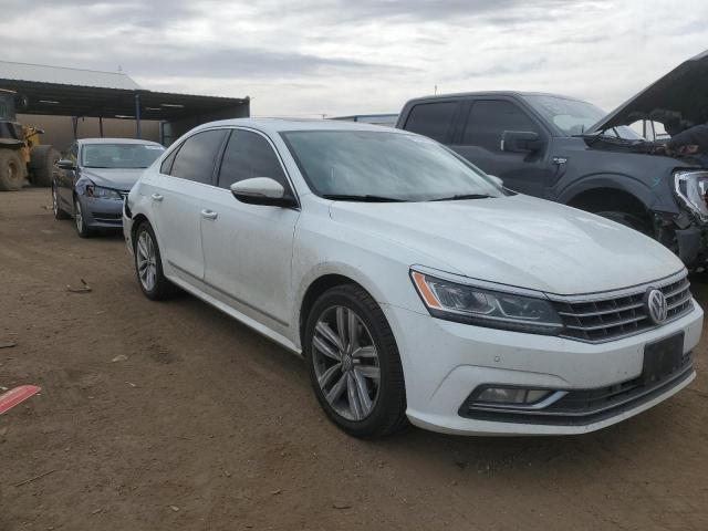 1VWGT7A38HC051079 - 2017 VOLKSWAGEN PASSAT SE WHITE photo 4