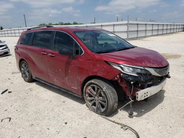 5TDXRKEC9MS056962 - 2021 TOYOTA SIENNA XSE RED photo 4