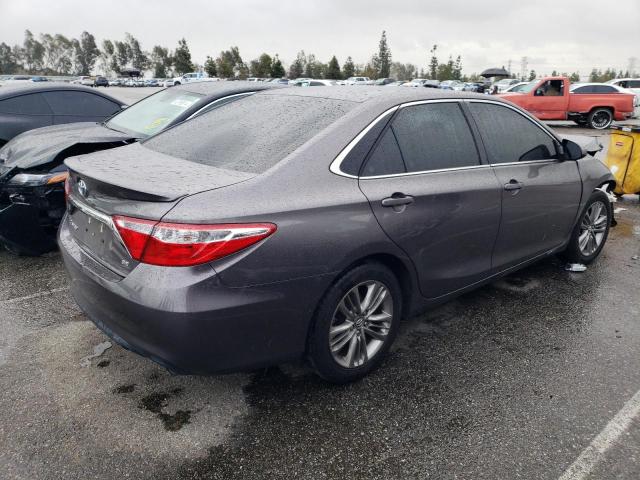 4T1BF1FK6HU740299 - 2017 TOYOTA CAMRY LE GRAY photo 3