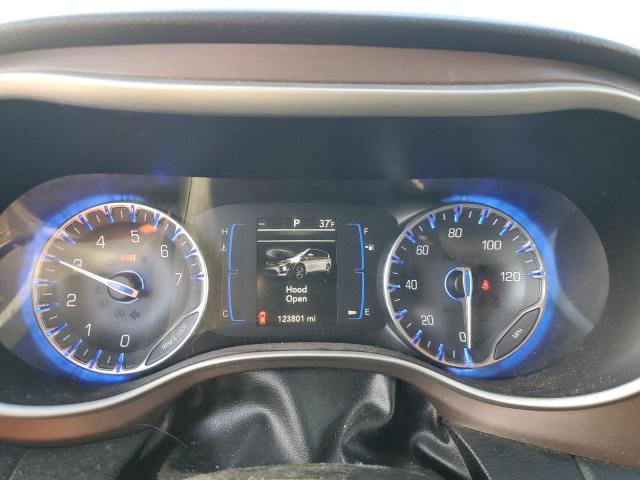 2C4RC1BG8JR124054 - 2018 CHRYSLER PACIFICA TOURING L WHITE photo 9