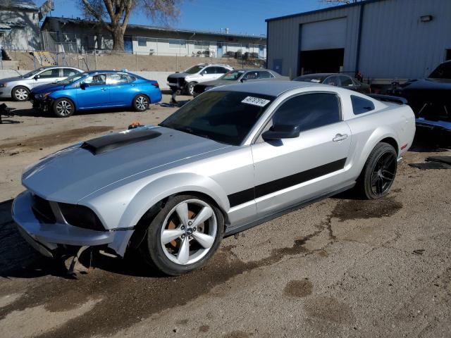 1ZVFT80N055132761 - 2005 FORD MUSTANG SILVER photo 1