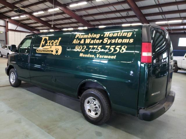 1GCWGGCG0C1122735 - 2012 CHEVROLET EXPRESS GREEN photo 2