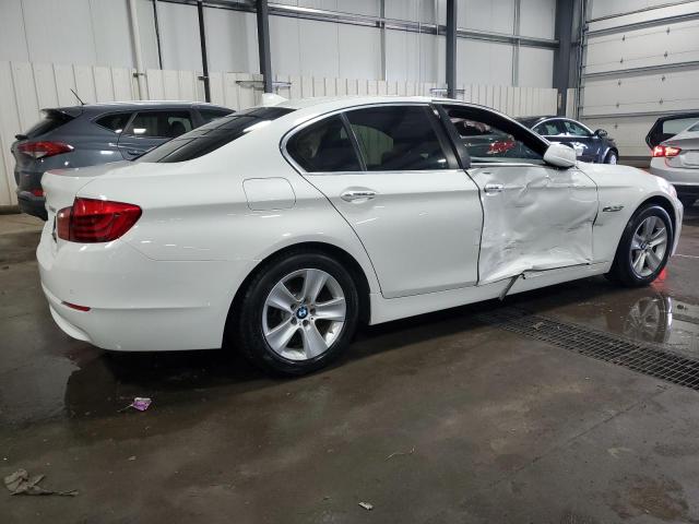 WBAXH5C55DD108640 - 2013 BMW 528 XI WHITE photo 3