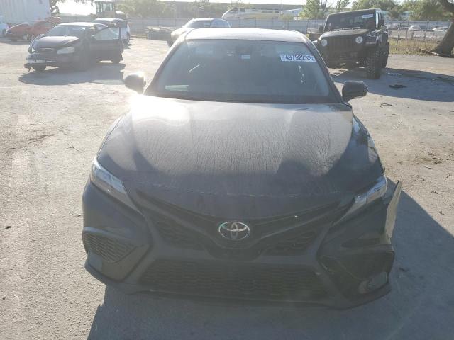 4T1G11AK1RU232089 - 2024 TOYOTA CAMRY SE NIGHT SHADE BLACK photo 5