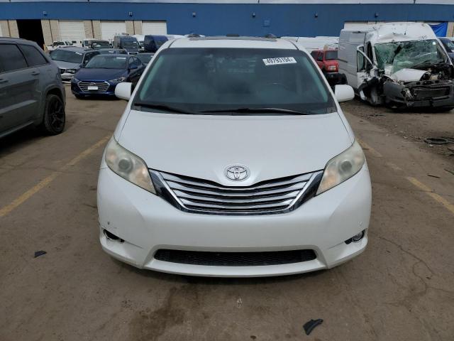 5TDYK3DC1BS099706 - 2011 TOYOTA SIENNA XLE WHITE photo 5