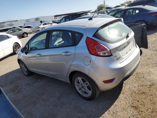 3FADP4EJ3HM157011 - 2017 FORD FIESTA SE SILVER photo 2