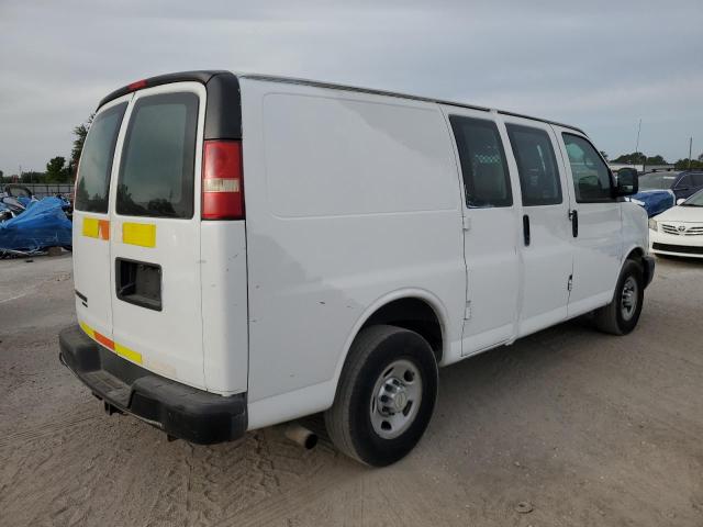 1GCWGFCA2D1903912 - 2013 CHEVROLET EXPRESS G2 WHITE photo 3