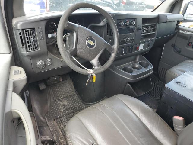 1GCWGFCA2D1903912 - 2013 CHEVROLET EXPRESS G2 WHITE photo 8