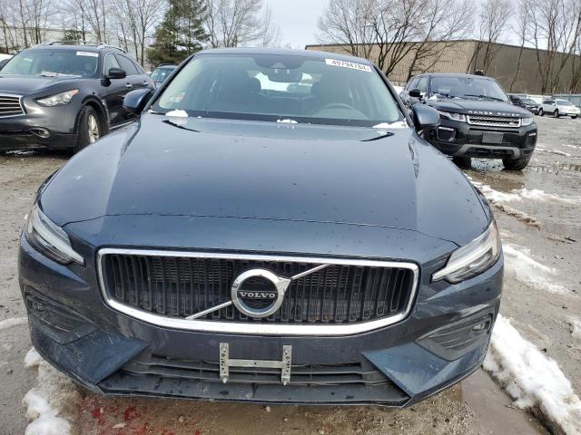 7JR102FK7MG094255 - 2021 VOLVO S60 T5 MOMENTUM BLUE photo 5