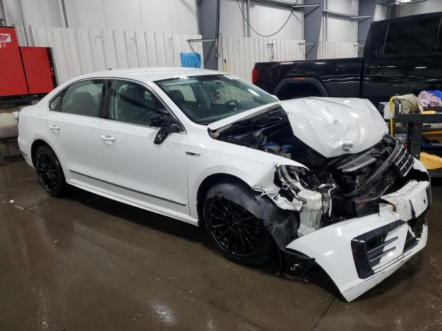 1VWDT7A39HC040580 - 2017 VOLKSWAGEN PASSAT R-LINE თეთრი ფოტო 4