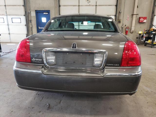 1LNHM81W53Y641445 - 2003 LINCOLN TOWN CAR EXECUTIVE TAN photo 6