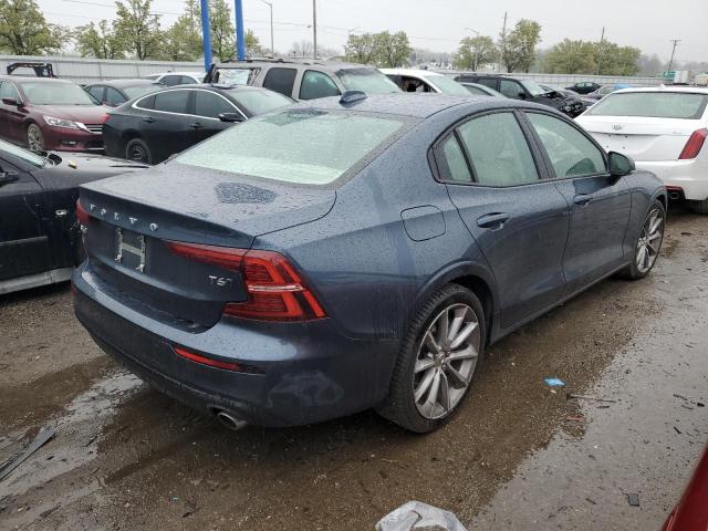 7JRA22TK3KG012453 - 2019 VOLVO S60 T6 MOMENTUM BLUE photo 3