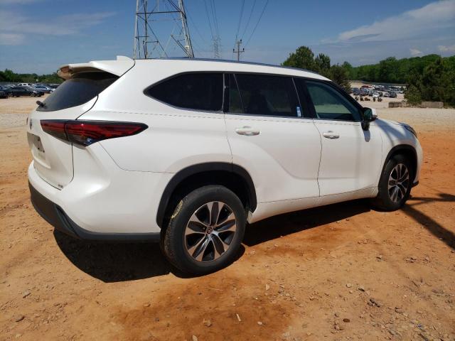 5TDGZRAH5MS041918 - 2021 TOYOTA HIGHLANDER XLE WHITE photo 3