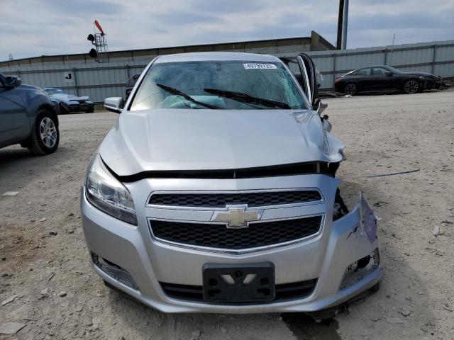 1G11C5SA5DF198245 - 2013 CHEVROLET MALIBU 1LT 银色 照片 5