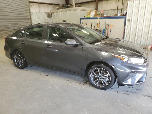 3KPF24AD6RE725376 - 2024 KIA FORTE LX GRAY photo 4