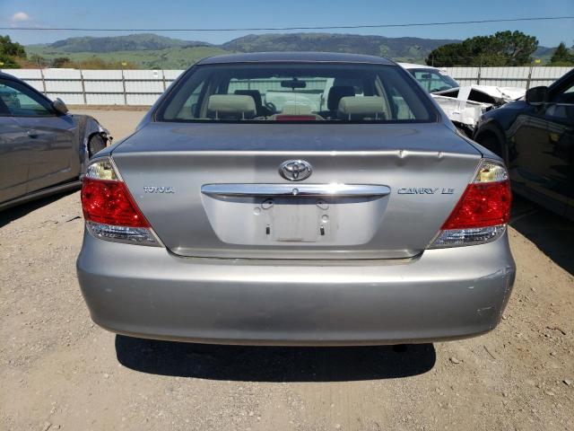 JTDBE32K263061853 - 2006 TOYOTA CAMRY LE GRAY photo 6