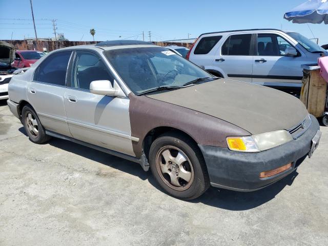 1HGCD5606VA143432 - 1997 HONDA ACCORD SE SILVER photo 4